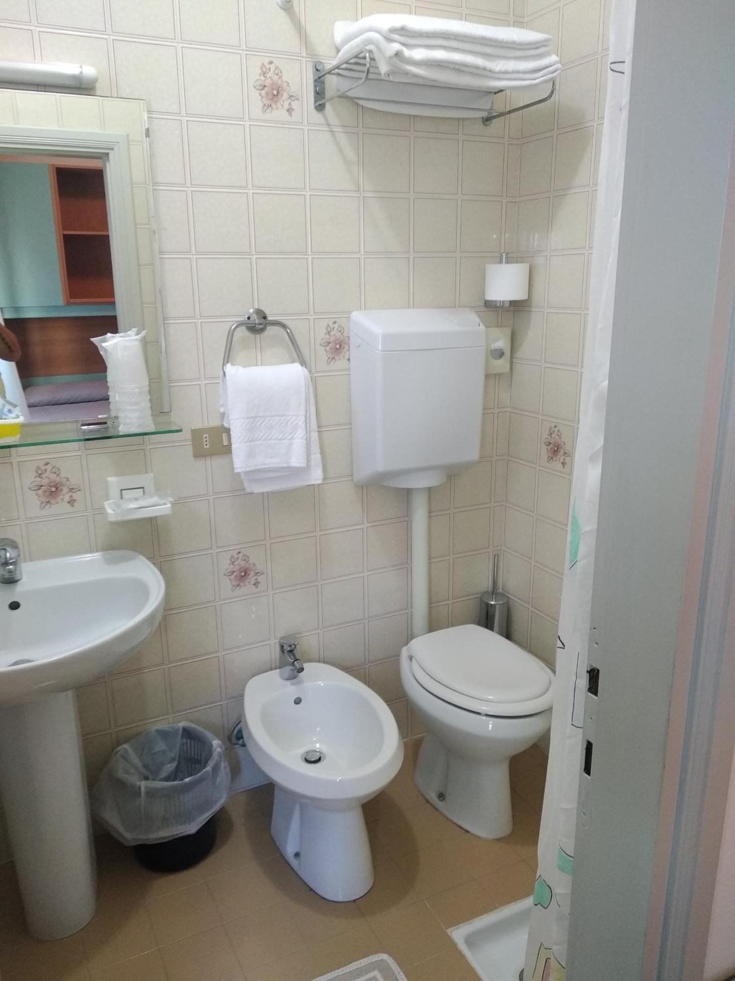 Hotel Dolomiti Caorle Oda fotoğraf